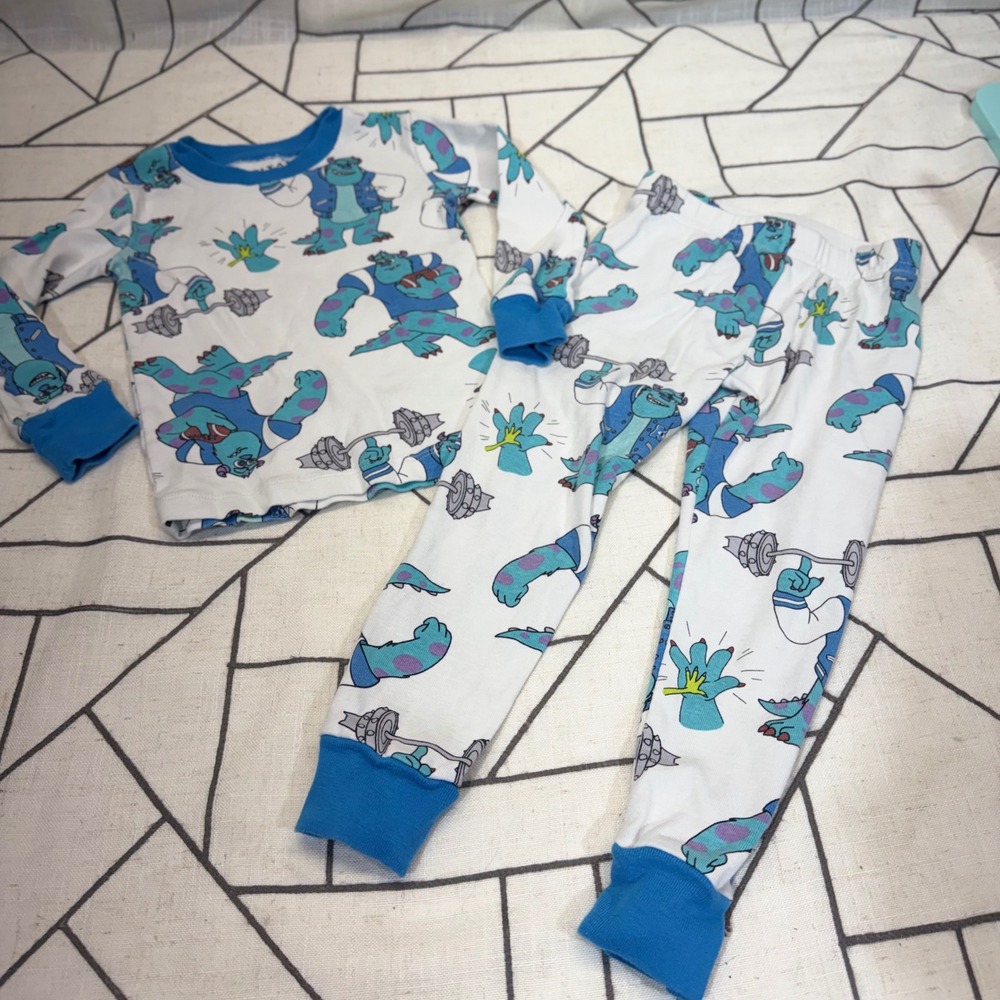 Spotted Zebra Pixar Pajama Set 3T  Monsters Inc Sulley Weight lifting  Snug Fit
